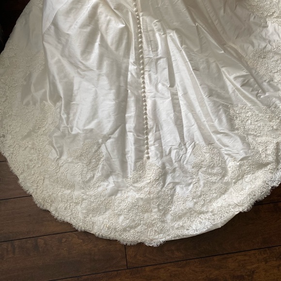 Paloma Blanca Ivory strapless wedding gown (#3854), size 14 - Picture 5 of 13